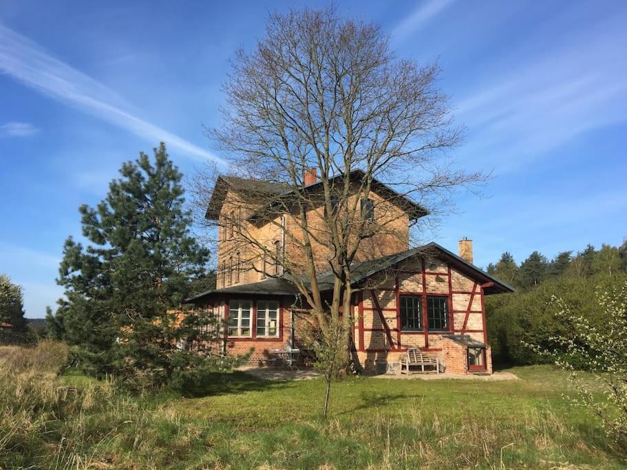 Romantisches Studio Am Waldesrand Mit Gartensauna Schwarz Exterior foto
