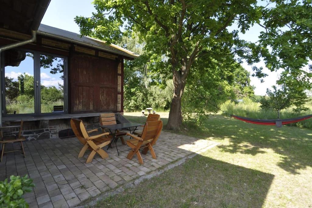Romantisches Studio Am Waldesrand Mit Gartensauna Schwarz Exterior foto