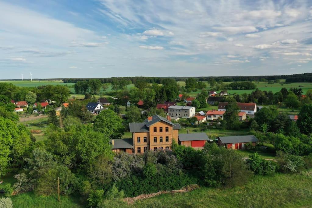 Romantisches Studio Am Waldesrand Mit Gartensauna Schwarz Exterior foto